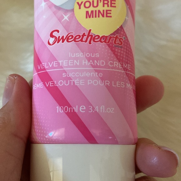 Cake luscious velveteen hand cream 100ml - Picture 2 of 2